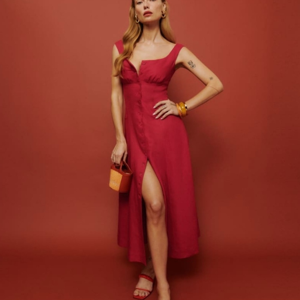 Elegant Red Sleeveless Dress